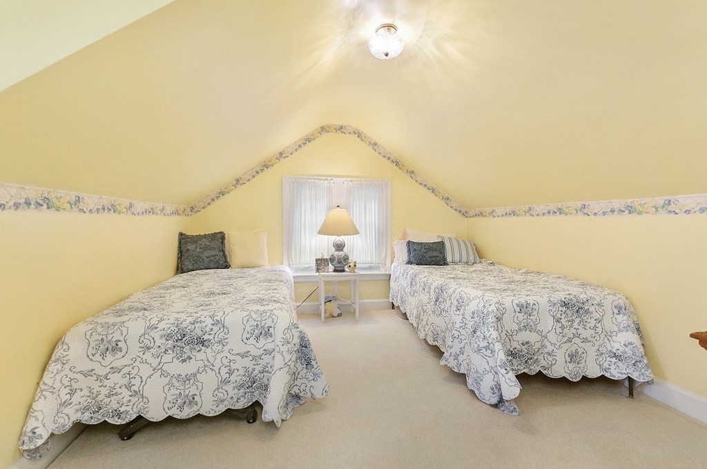 37 Foxcroft Road Winchester, MA 01890 - Photo 20 of 26 Gallery Image 20