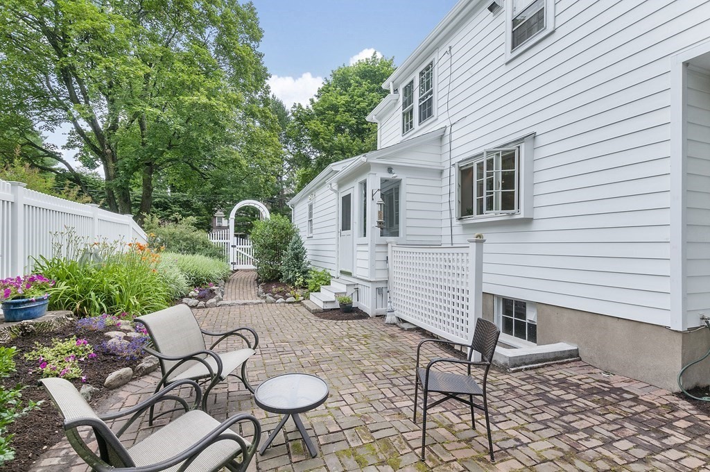 37 Foxcroft Road Winchester, MA 01890 - Photo 22 of 26 Gallery Image 22