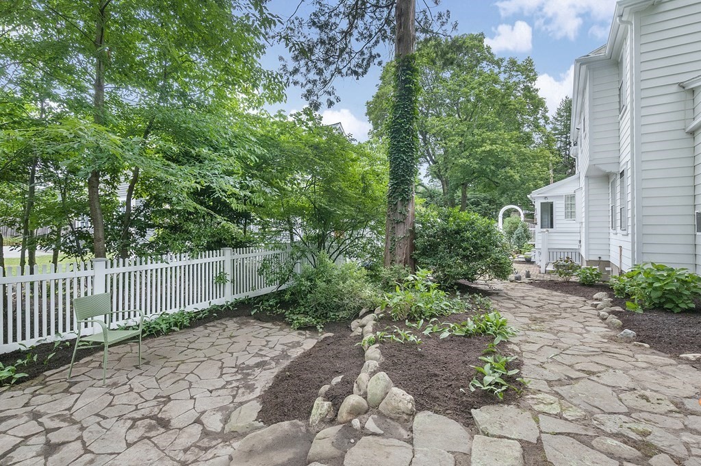 37 Foxcroft Road Winchester, MA 01890 - Photo 23 of 26 Gallery Image 23