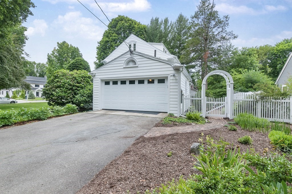 37 Foxcroft Road Winchester, MA 01890 - Photo 25 of 26 Gallery Image 25