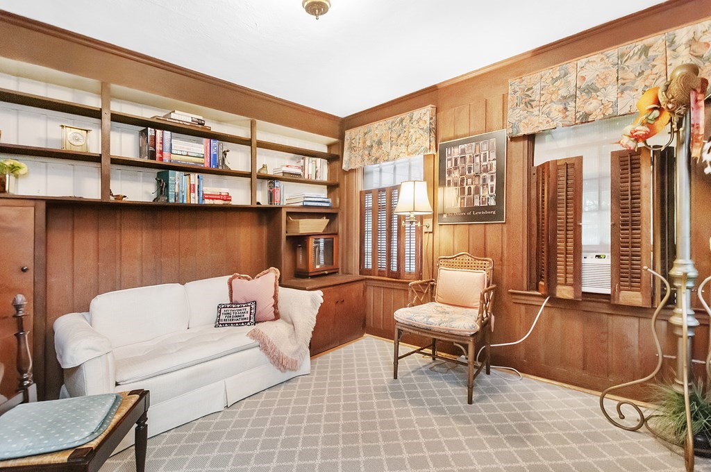 37 Foxcroft Road Winchester, MA 01890 - Photo 8 of 26 Gallery Image 8
