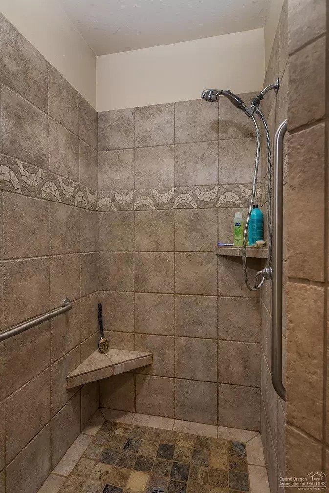61473 Linton Loop Bend, OR 97702 - Photo 14 of 18 61473 Linton Lp -14
