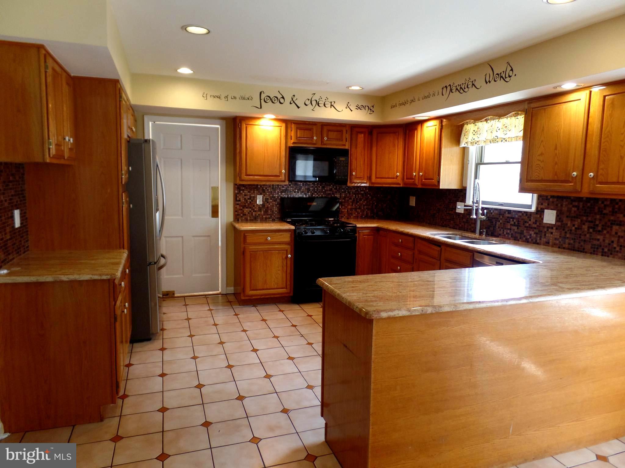 524 Media Line Road Newtown Square, PA 19073 - Photo 17 of 38 Kitchen