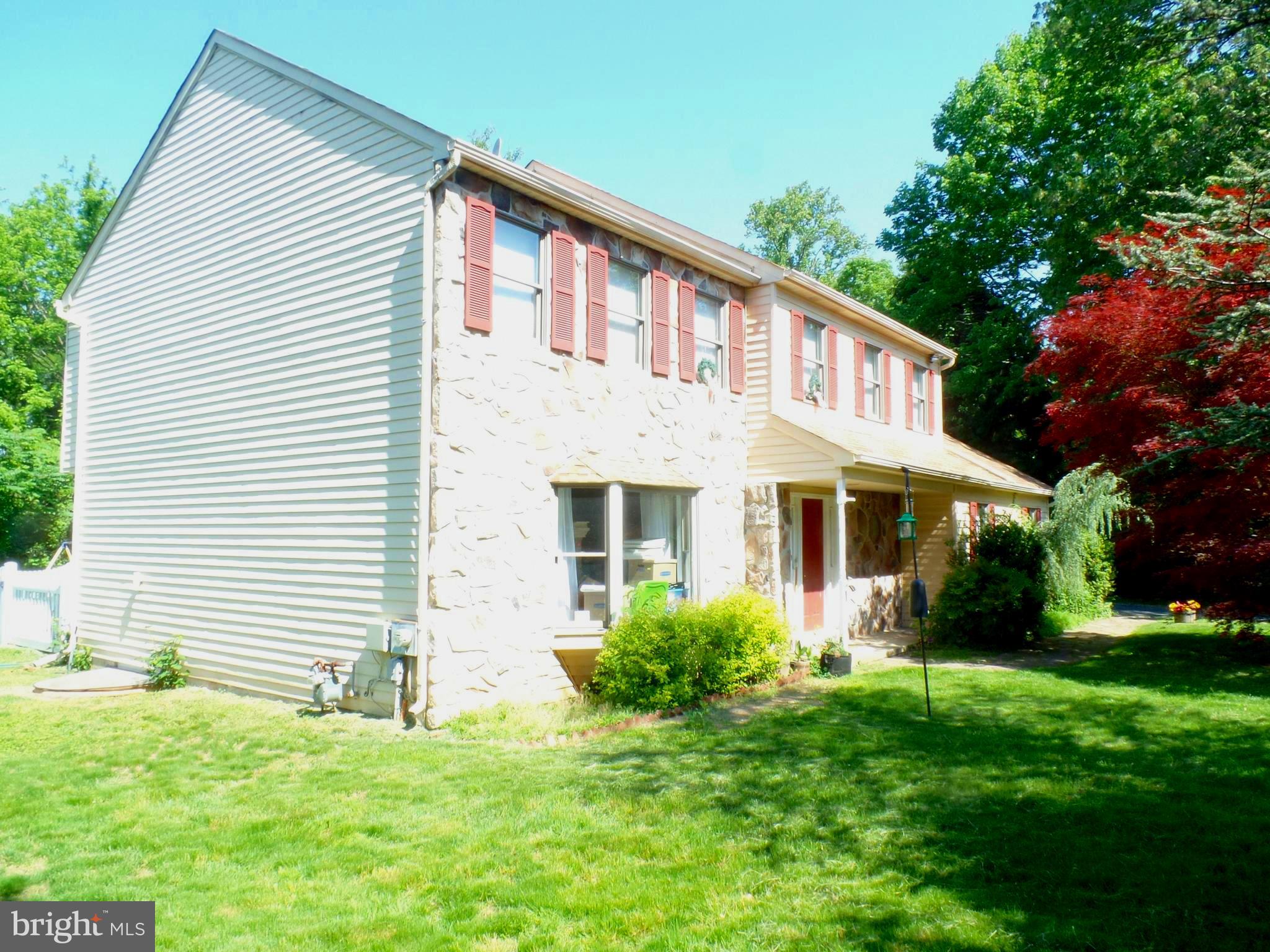 524 Media Line Road Newtown Square, PA 19073 - Photo 3 of 38 Front view