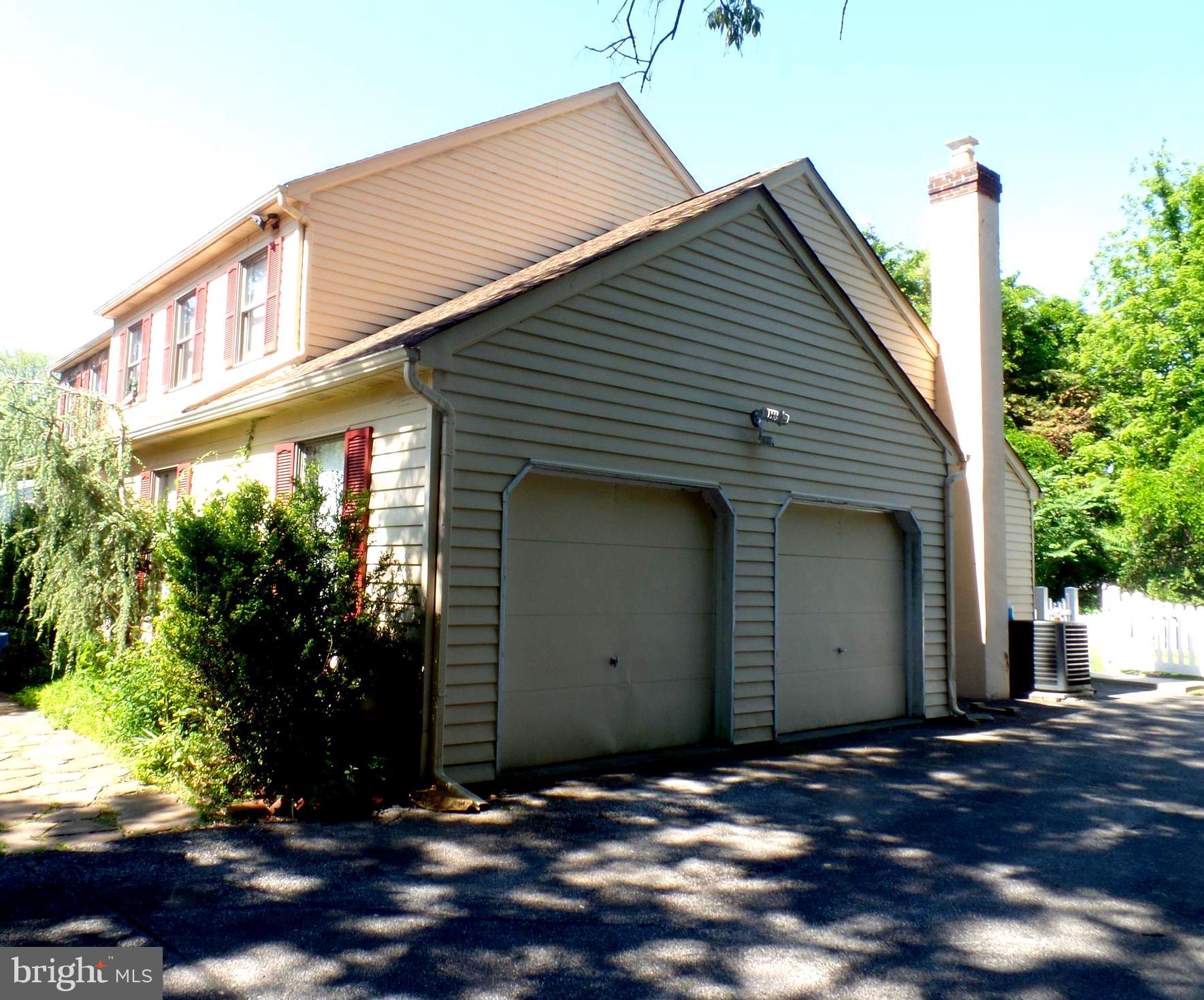 524 Media Line Road Newtown Square, PA 19073 - Photo 4 of 38 Two car garage