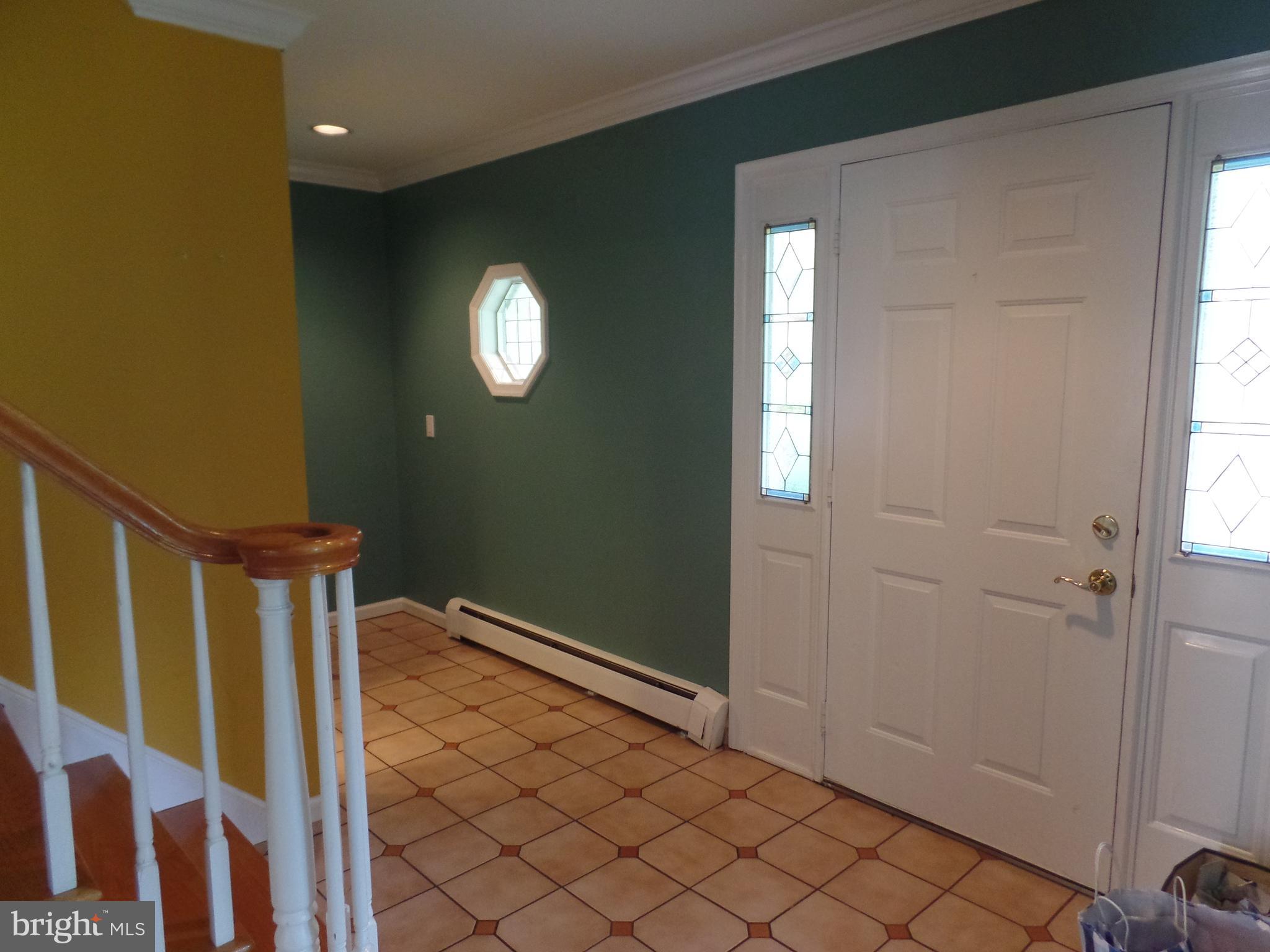 524 Media Line Road Newtown Square, PA 19073 - Photo 10 of 38 Entrance foyer