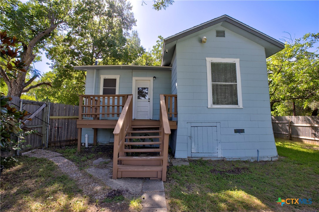 1202 South 37th Street Temple, TX 76504 - Photo 18 of 19 Back deck