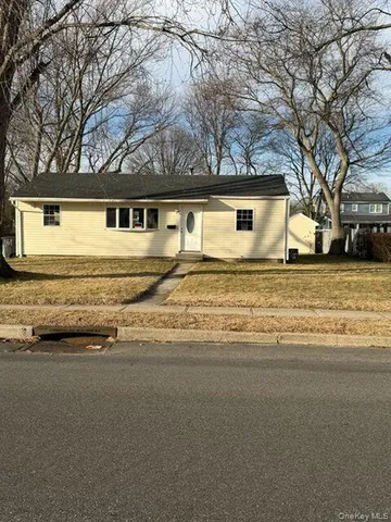 $3,600 | 161 Merrill Street, Brentwood, NY 11717