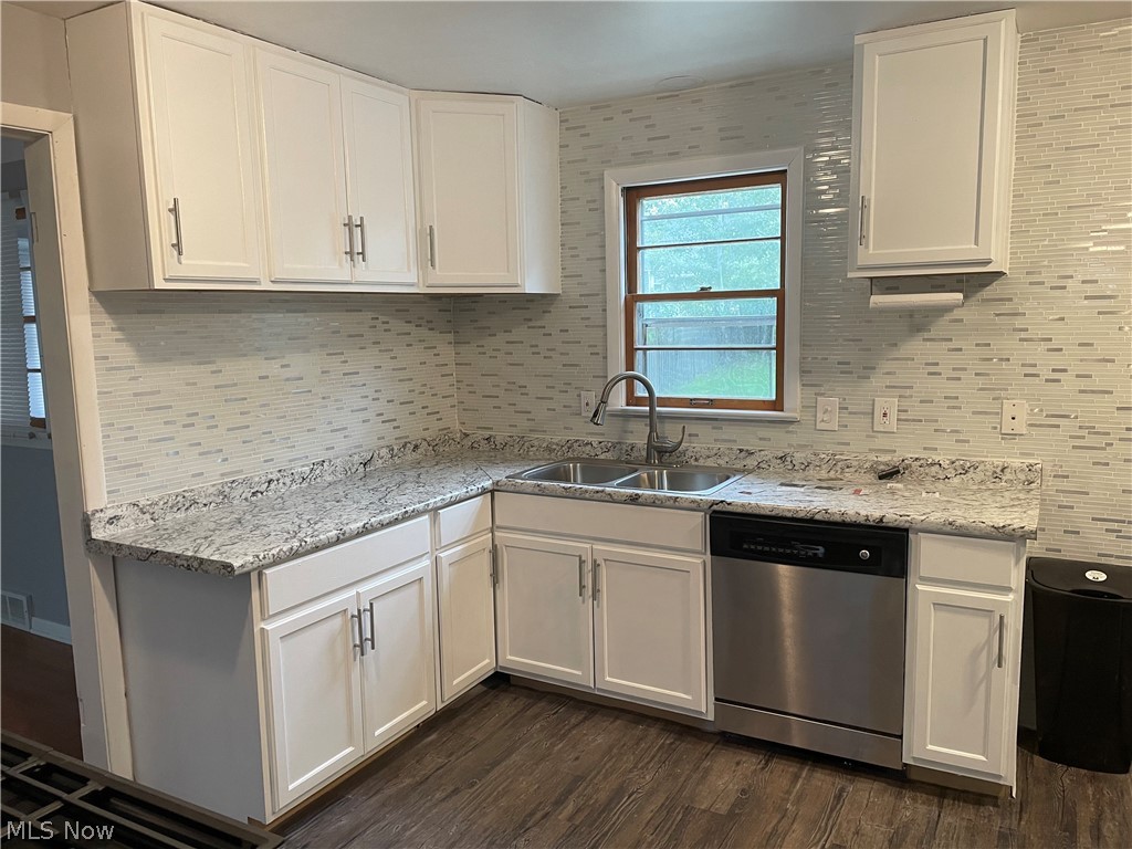 999 Professor Road Cleveland, OH 44124 - Photo 6 of 15