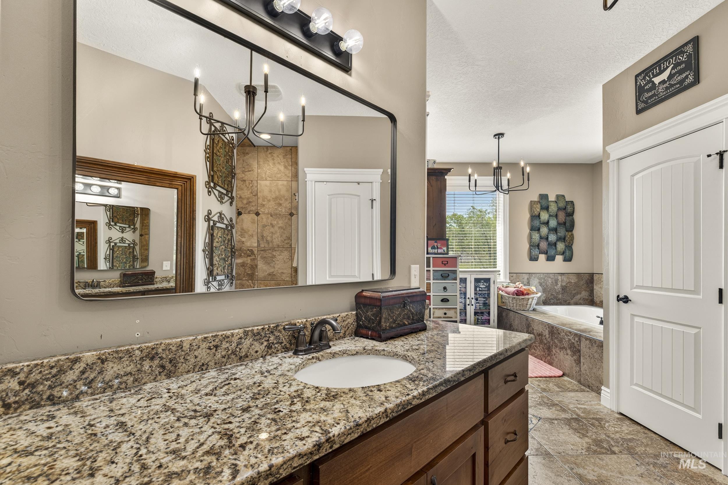 1600 Surprise Valley Road Pocatello, ID 83201 - Photo 13 of 50