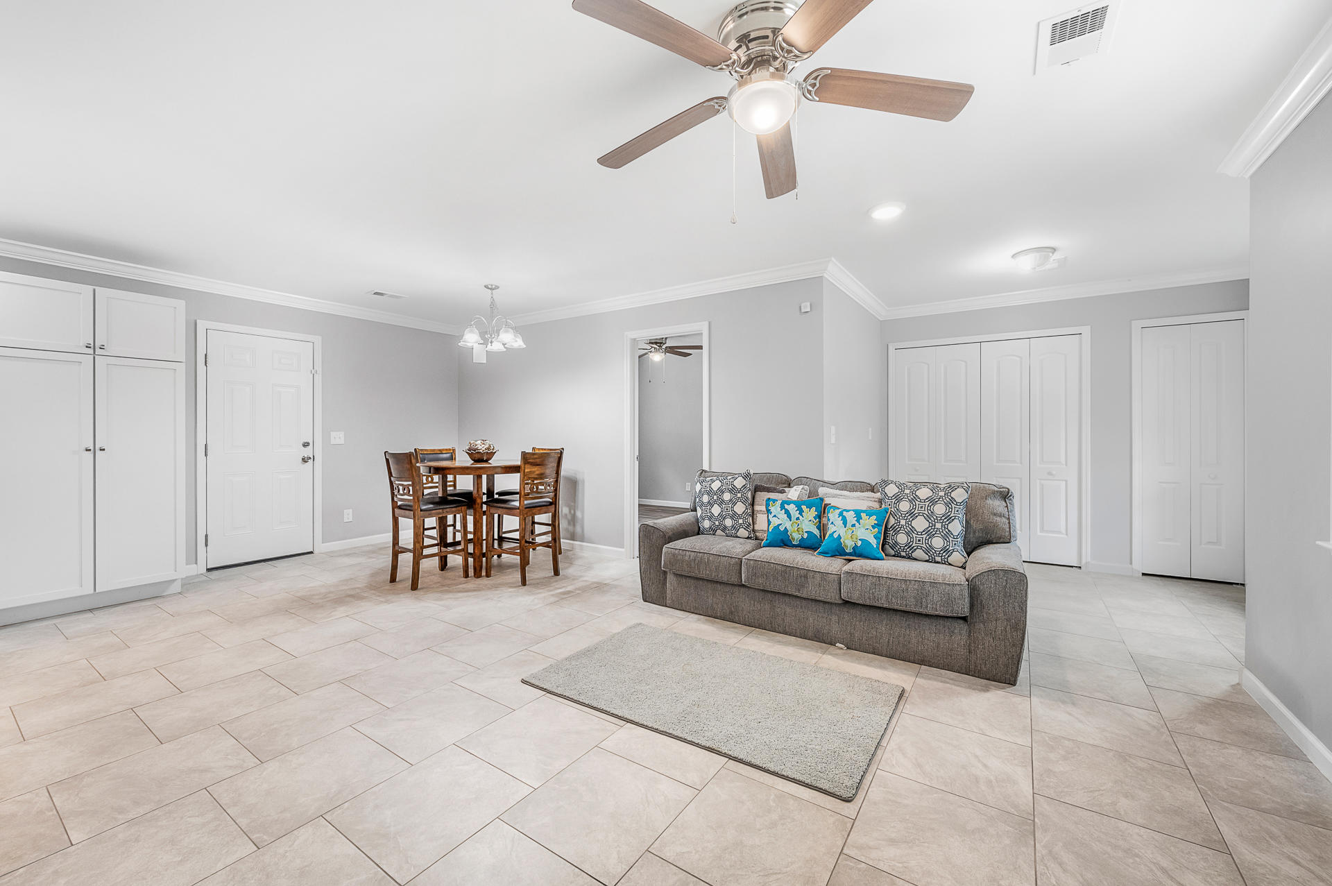 1001 Ridge Road Ridgeville, SC 29472 - Photo 7 of 26 Living Room