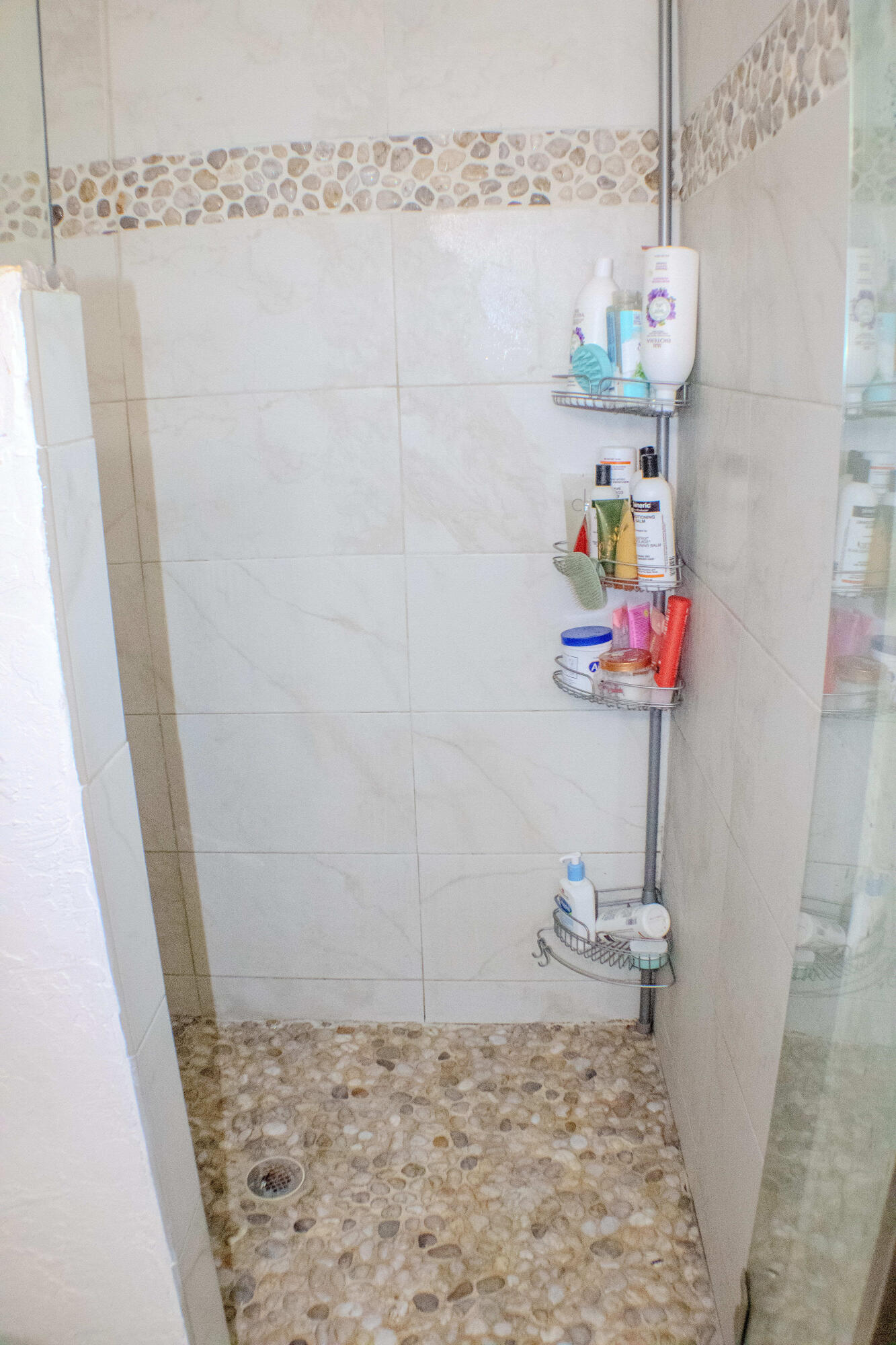 711 Sharon Place Key Largo, FL 33037 - Photo 23 of 38 a bathroom with a sink toilet and shower