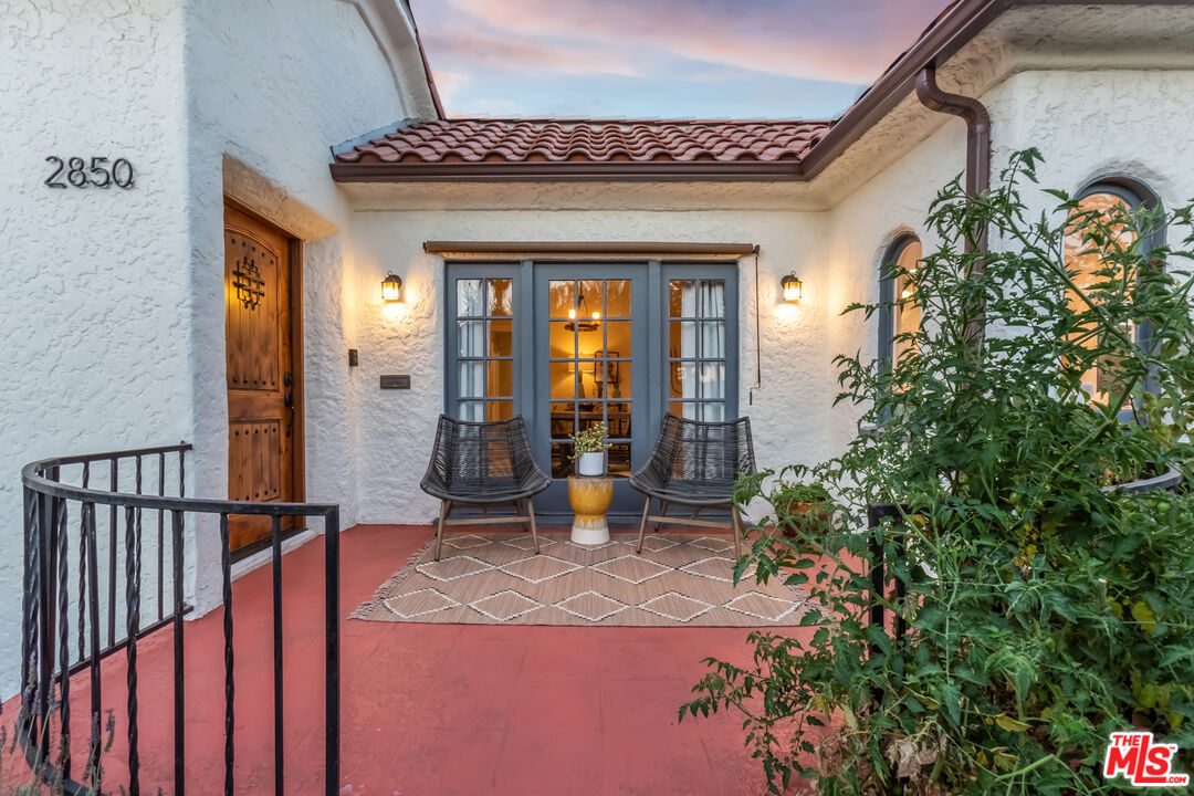 2850 Buckingham Road Los Angeles, CA 90016 - Photo 6 of 34 a view of a entryway door of the house