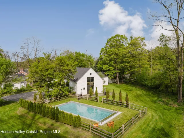 $1,650,000 | 632 Albany Turnpike, Chatham, NY 12136