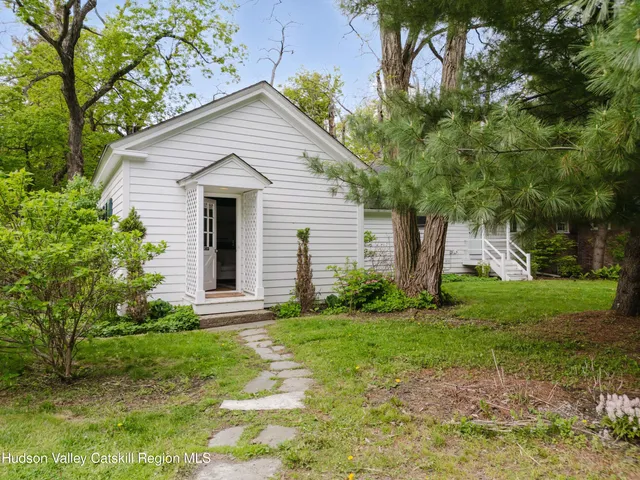 $1,650,000 | 632 Albany Turnpike, Chatham, NY 12136