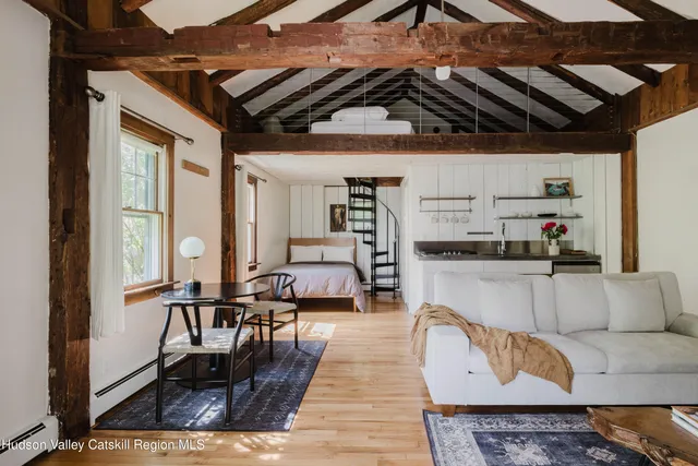 $1,650,000 | 632 Albany Turnpike, Chatham, NY 12136