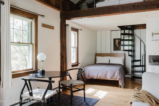 $1,650,000 | 632 Albany Turnpike, Chatham, NY 12136