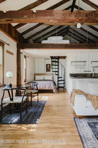 $1,650,000 | 632 Albany Turnpike, Chatham, NY 12136