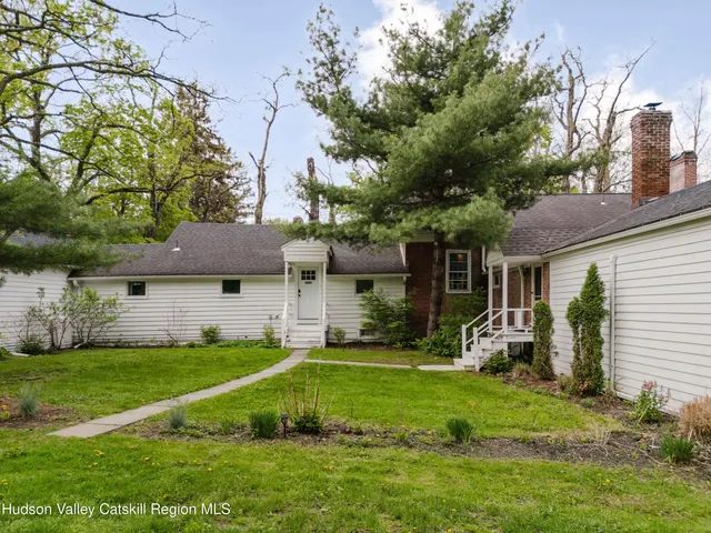 $1,650,000 | 632 Albany Turnpike, Chatham, NY 12136