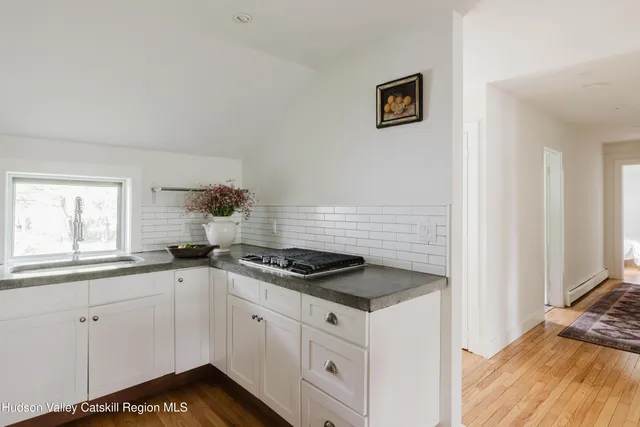 $1,650,000 | 632 Albany Turnpike, Chatham, NY 12136