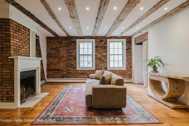 $1,650,000 | 632 Albany Turnpike, Chatham, NY 12136