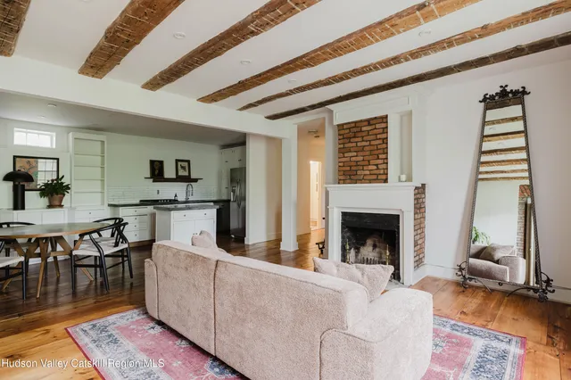 $1,650,000 | 632 Albany Turnpike, Chatham, NY 12136