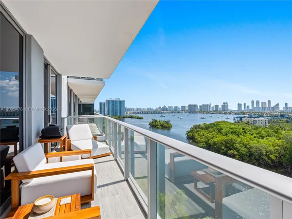$630,000 | 16385 Biscayne Boulevard, Unit 1117, North Miami Beach, FL 33160