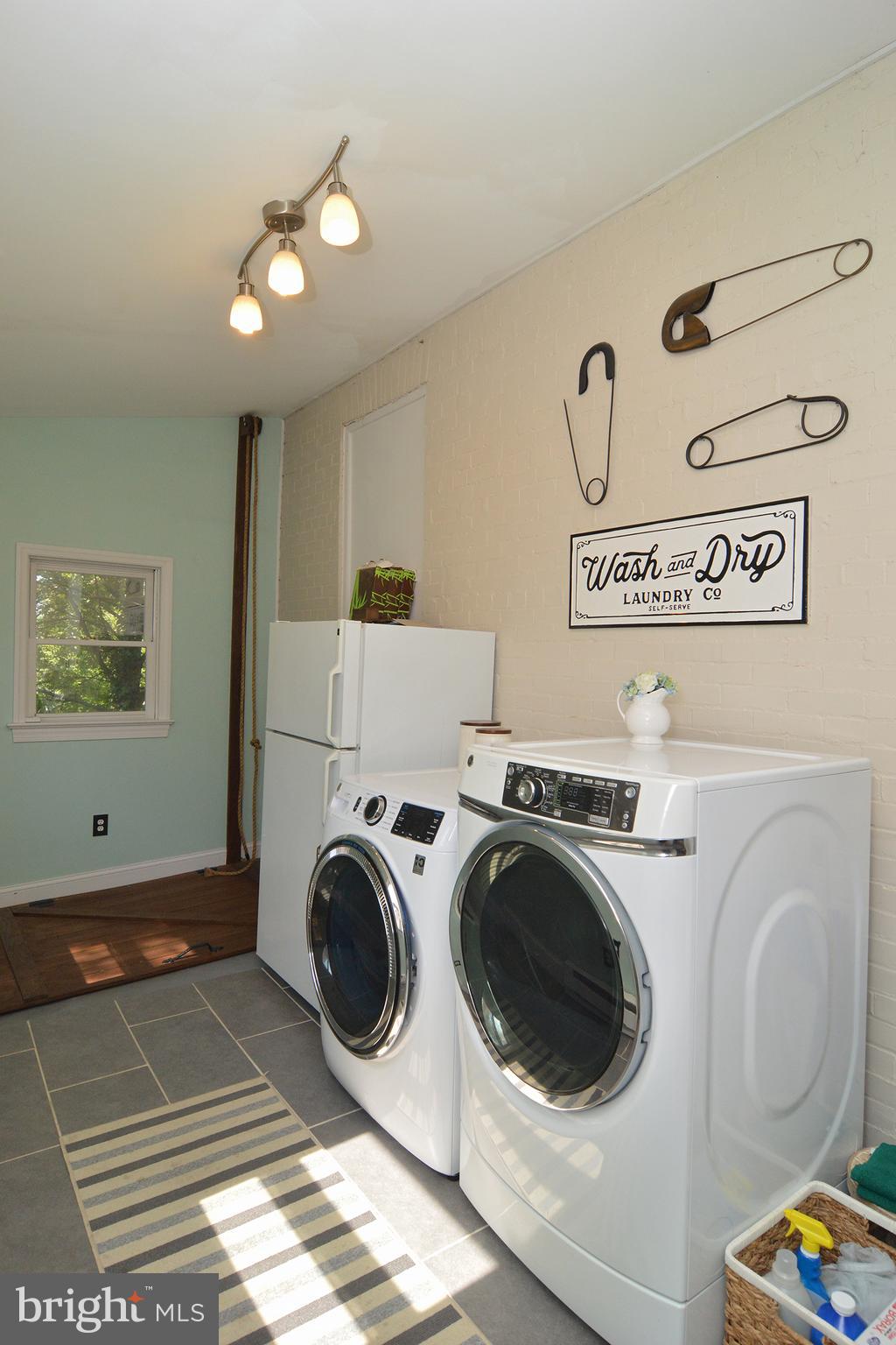 525 Gibraltar Road Reading, PA 19606 - Photo 22 of 56 Laundry