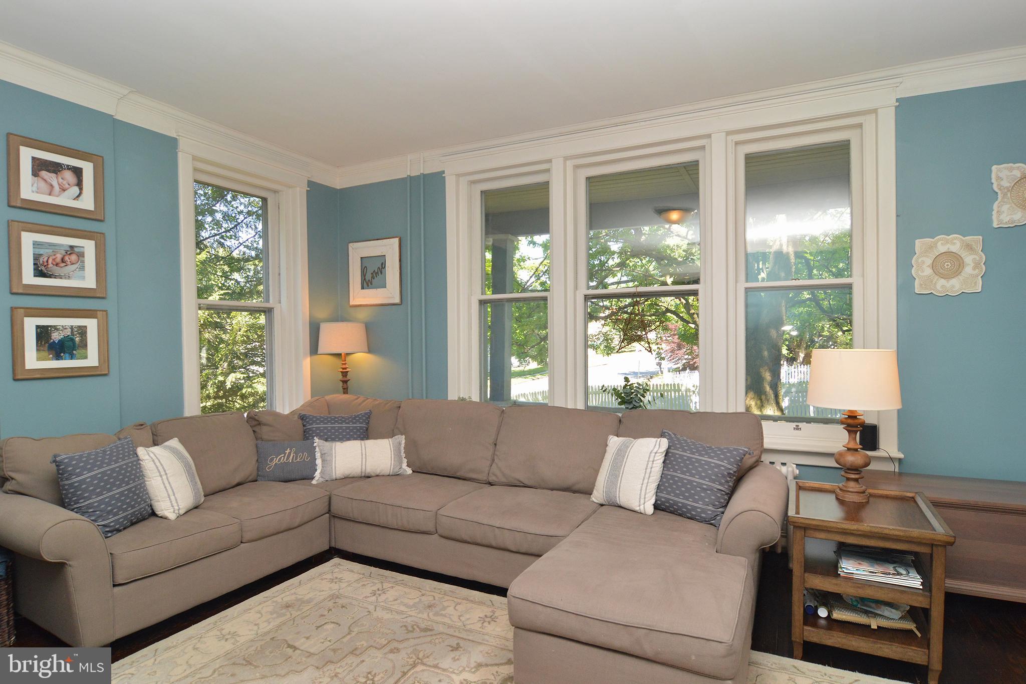 525 Gibraltar Road Reading, PA 19606 - Photo 9 of 56 Living Room