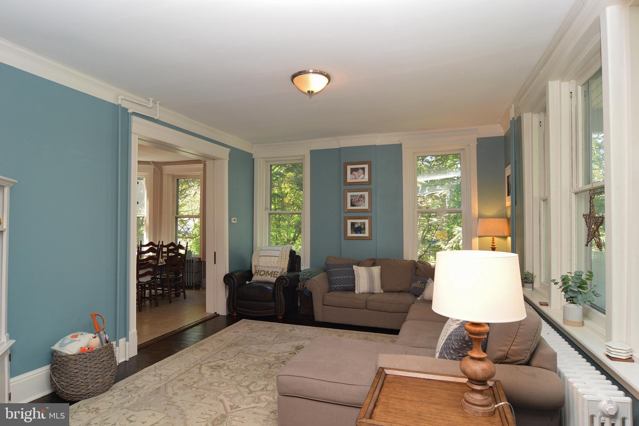 525 Gibraltar Road Reading, PA 19606 - Photo 10 of 56 Living Room