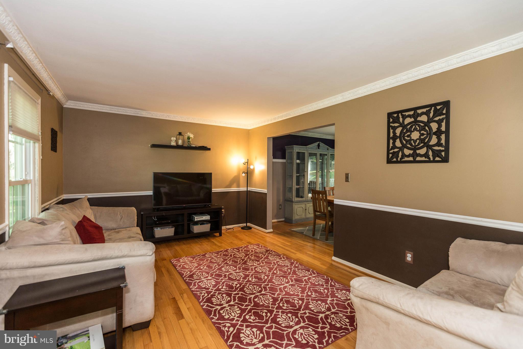 3607 Ridge Road Westminster, MD 21157 - Photo 3 of 26 Hardwoods