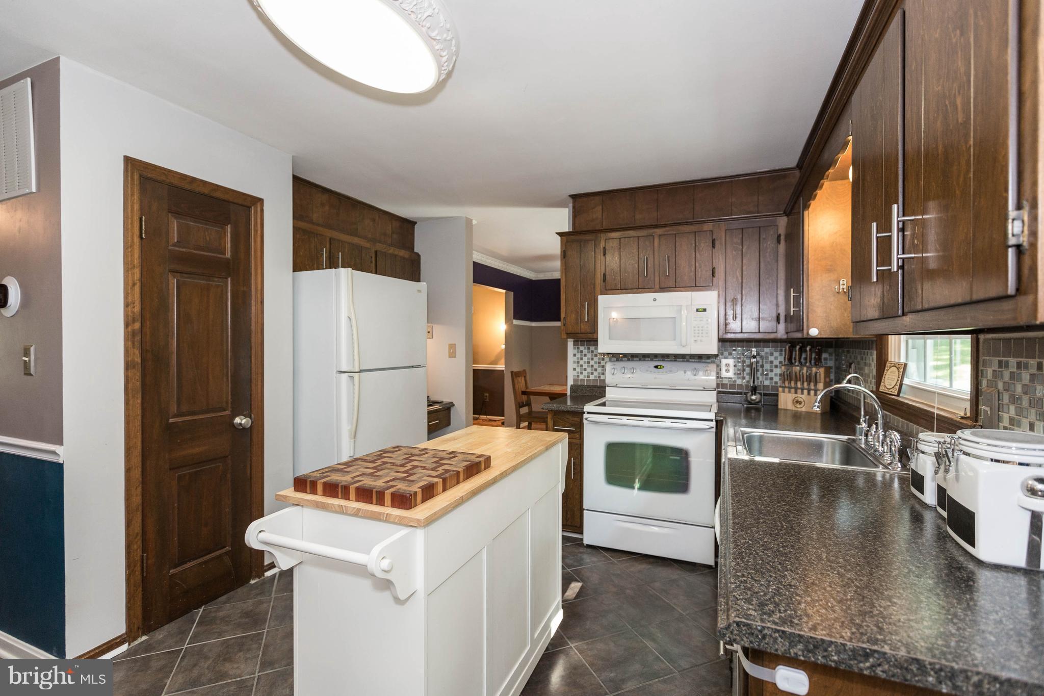 3607 Ridge Road Westminster, MD 21157 - Photo 7 of 26 Kitchen
