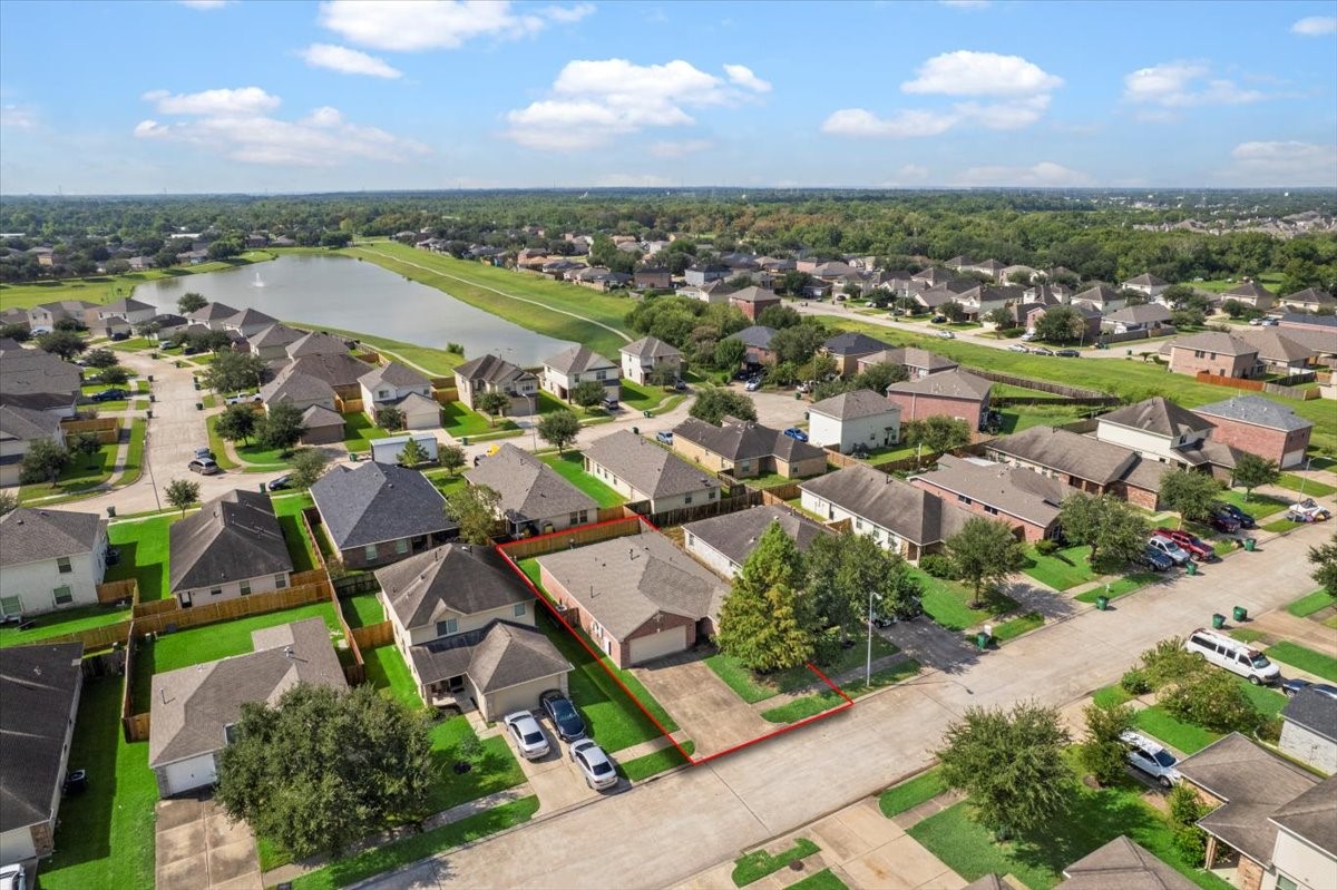 12716 Rio Lindo Street Rosharon, TX 77583 - Photo 16 of 17 an aerial view of residential houses with outdoor space