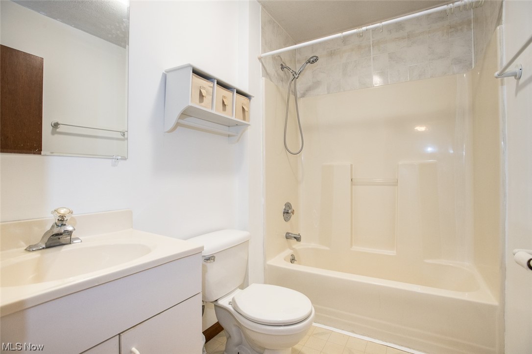 12535 South Reed Road Grafton, OH 44044 - Photo 31 of 34 Gallery Image 31