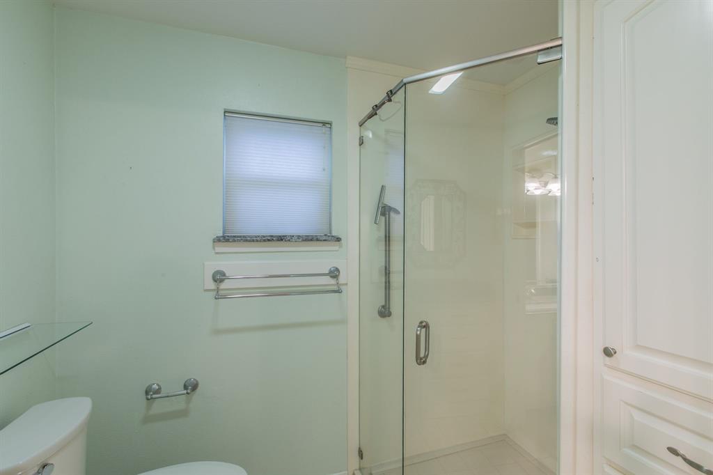 241 Travis Lane Hewitt, TX 76643 - Photo 13 of 26