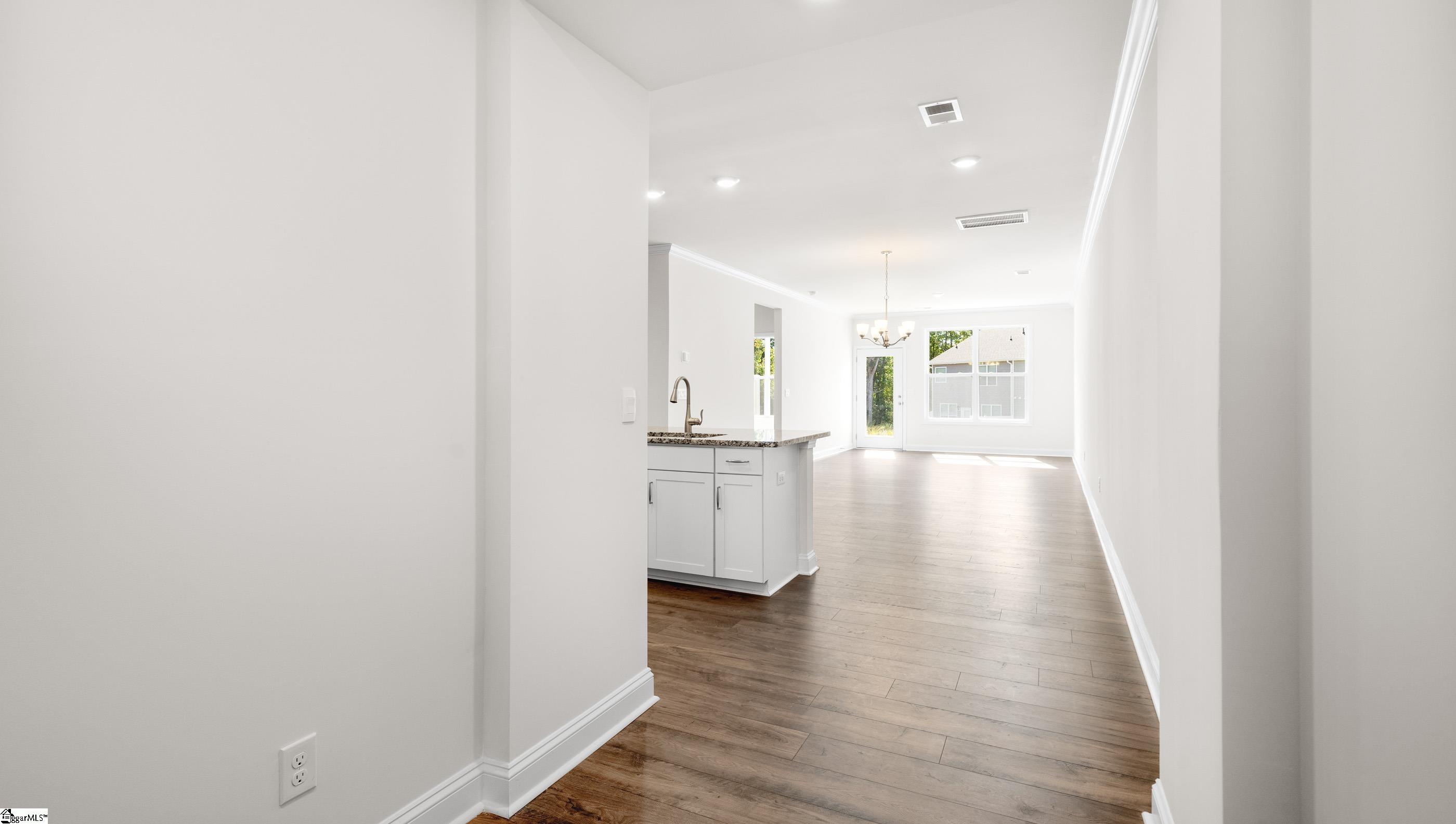 323 Cub Court Greenville, SC 29609 - Photo 5 of 25