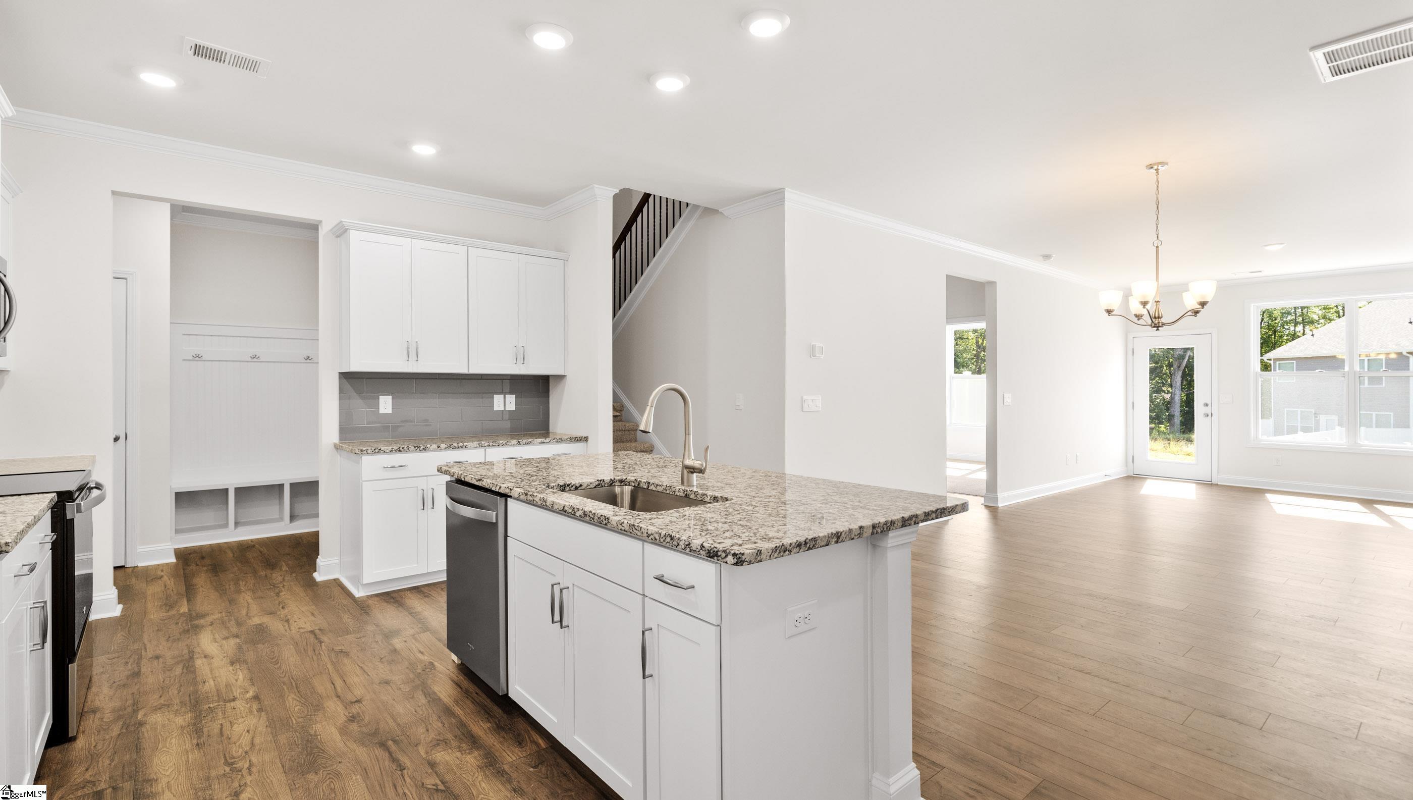 323 Cub Court Greenville, SC 29609 - Photo 6 of 25