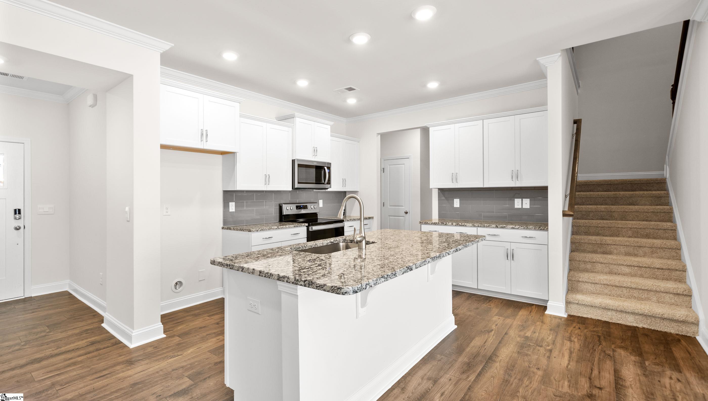 323 Cub Court Greenville, SC 29609 - Photo 7 of 25