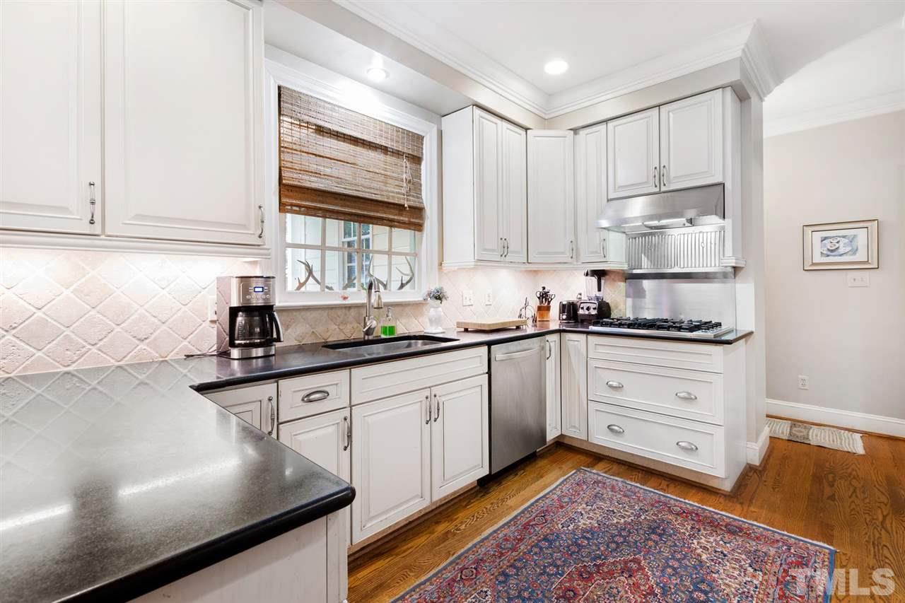711 Runnymede Road Raleigh, NC 27607 - Photo 8 of 30