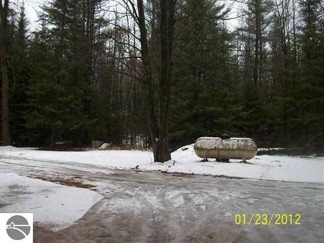 1956 Steves Road Omer, MI 48749 - Photo 9 of 12 1755032-8.JPG