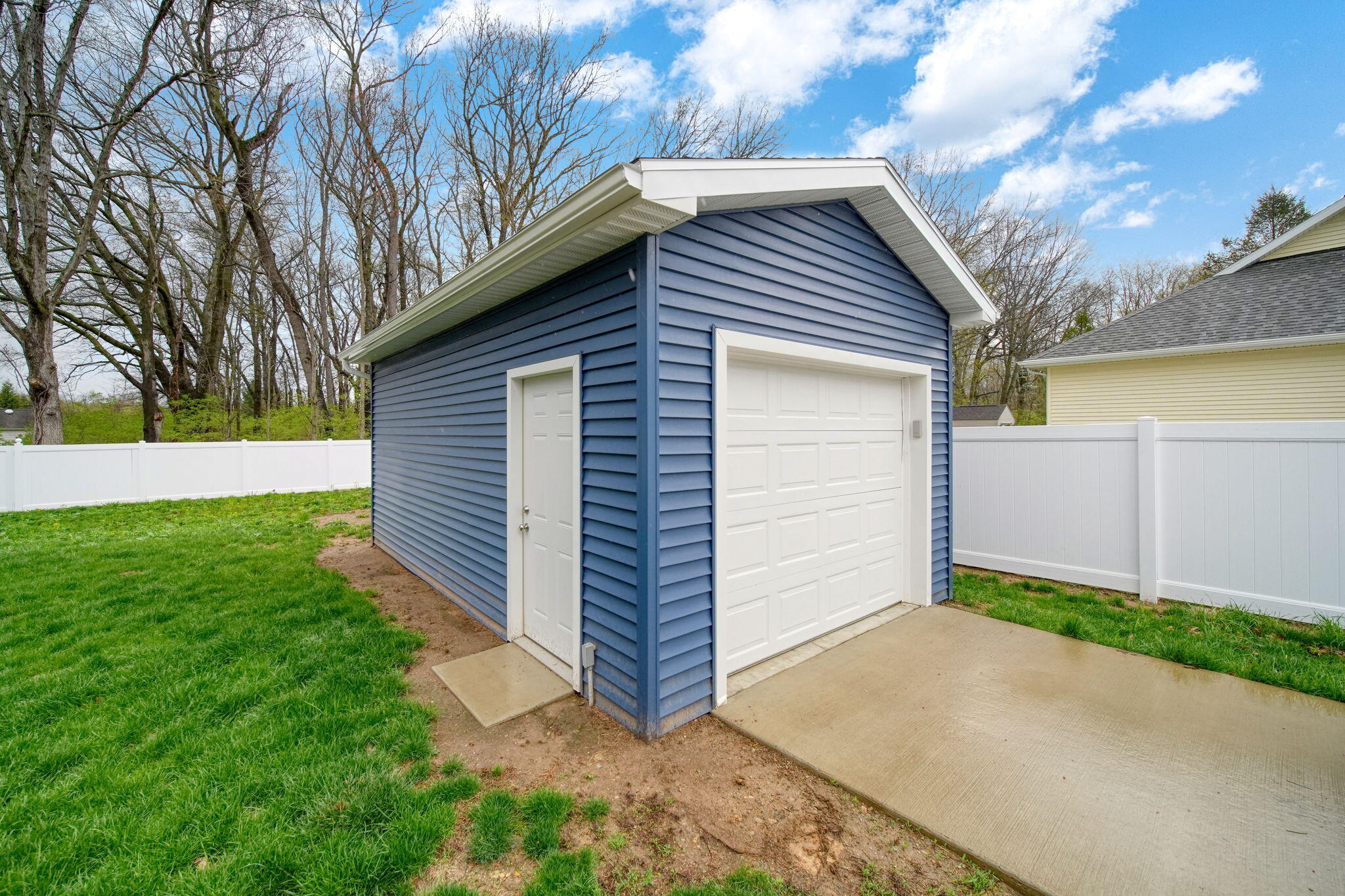 5178 Stone River Road Jackson, MI 49201 - Photo 40 of 41 New Garage