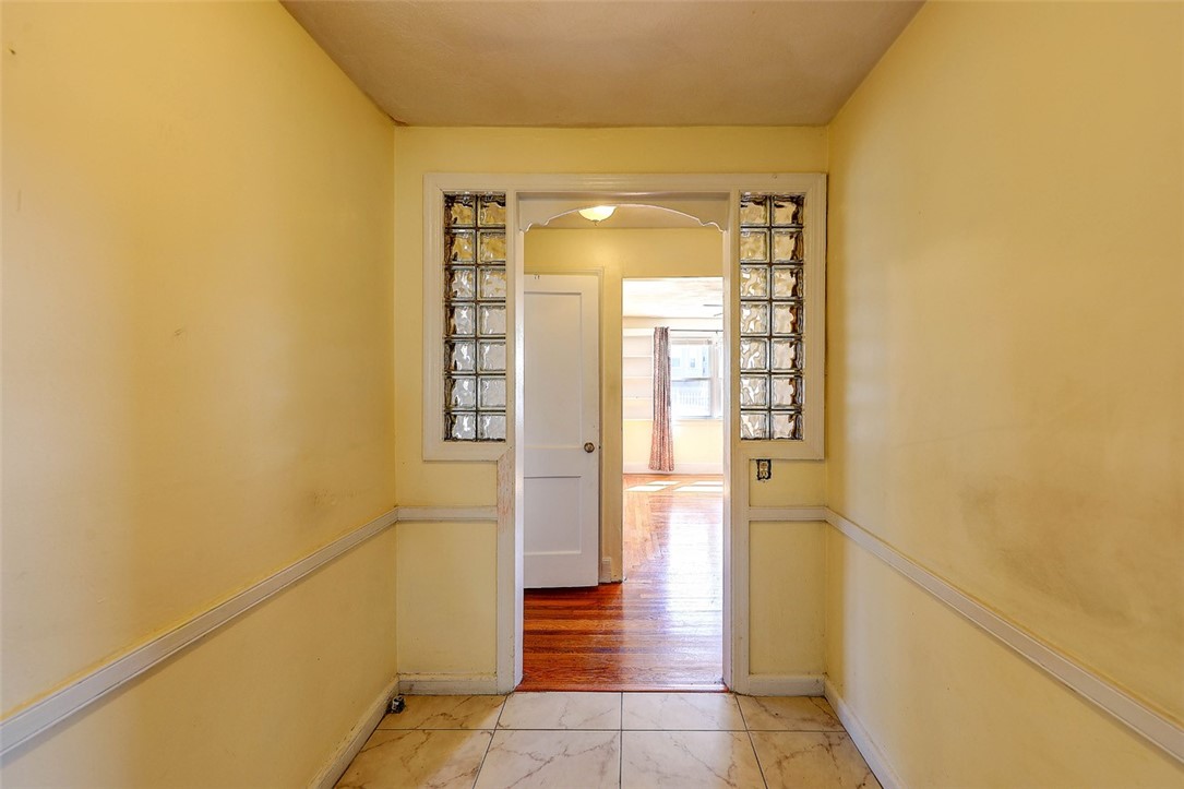 41 Rochambeau Avenue Providence, RI 02906 - Photo 12 of 45 Gallery Image 12