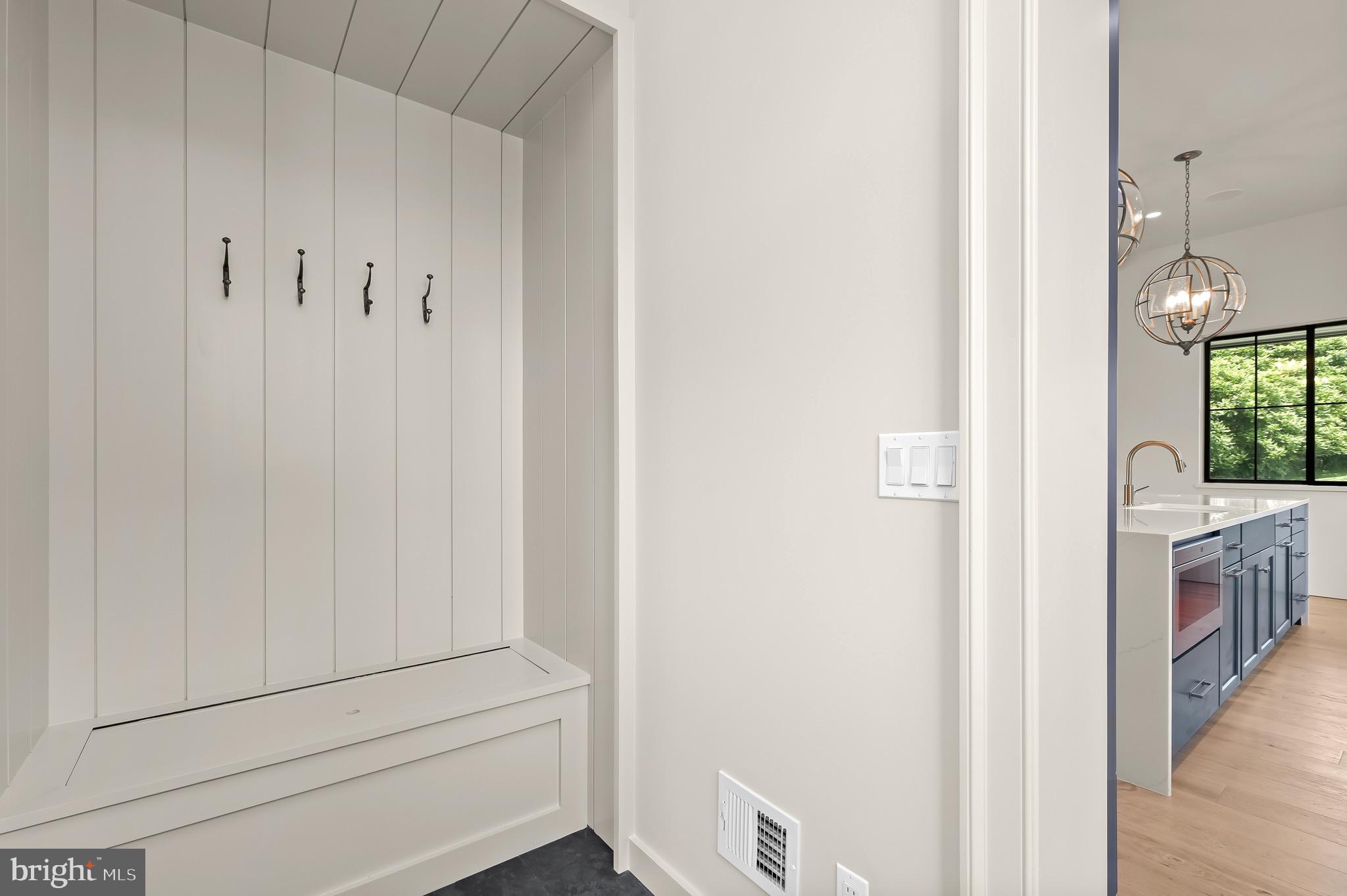 606 Martingale Ridge Drive Middleburg, VA 20117 - Photo 29 of 43 Mudroom