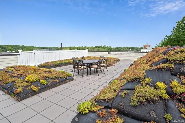 $529,000 | 225 Stanley Avenue, Unit 305, Mamaroneck, NY 10543
