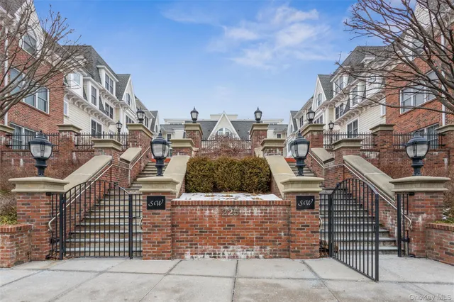 $529,000 | 225 Stanley Avenue, Unit 305, Mamaroneck, NY 10543