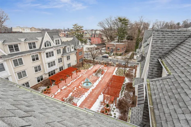 $529,000 | 225 Stanley Avenue, Unit 305, Mamaroneck, NY 10543