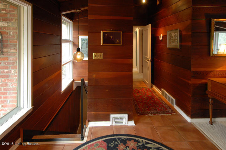 521 Ridgewood Road Louisville, KY 40207 - Photo 4 of 36 Foyer