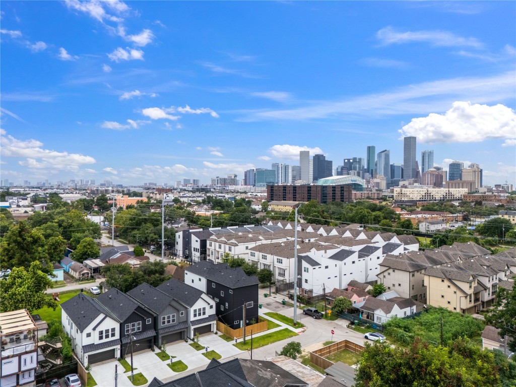 2706 Fox Street Houston, TX 77003 - Photo 2 of 39 a view of a city