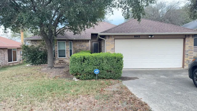 $1,950 | 8642 Quail Whisper, San Antonio, TX 78250