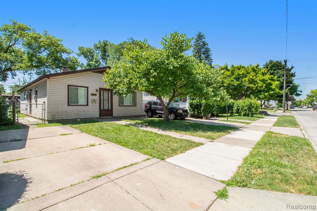 7020 Toepfer Road Warren, MI 48091 - Photo 1 of 21